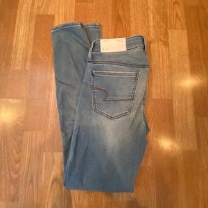 Women’s American eagle skinny jeans, size 4.
